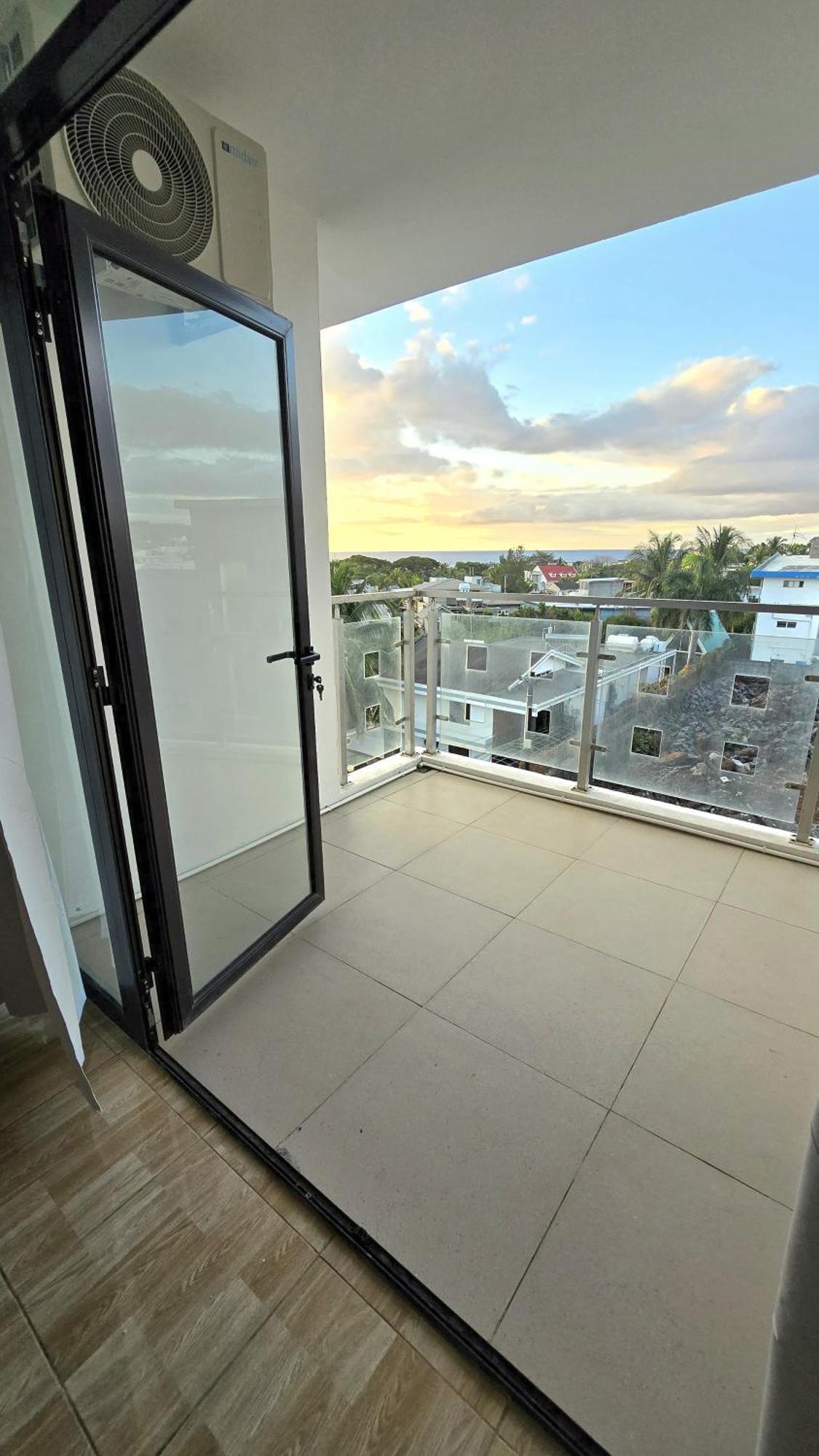 Ferienwohnung Luxury Penthouse With Infinity Pool & Stunning Sea View Flic-en-Flacq Exterior foto